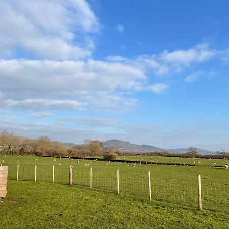 Готель Abbey Farm Luxury Glamping Rhuddlan Екстер'єр фото