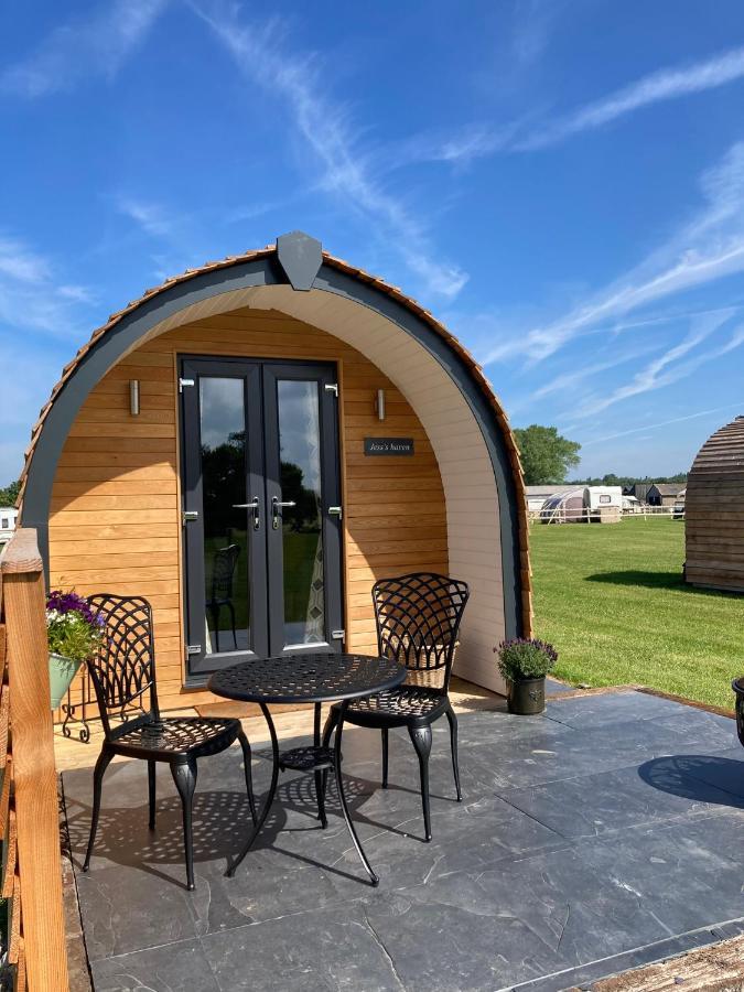 Готель Abbey Farm Luxury Glamping Rhuddlan Екстер'єр фото