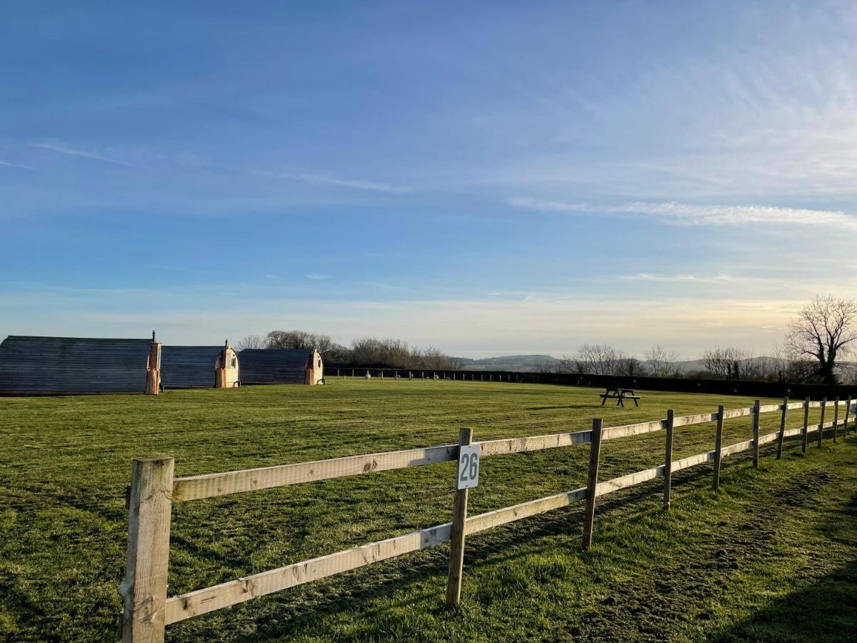 Готель Abbey Farm Luxury Glamping Rhuddlan Екстер'єр фото