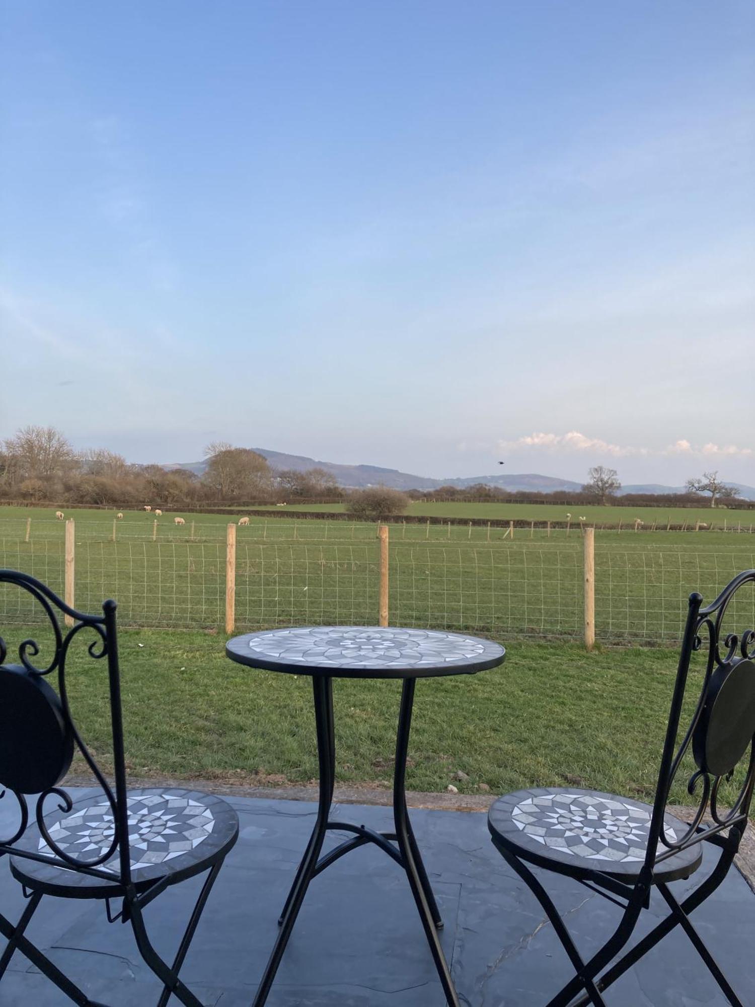 Готель Abbey Farm Luxury Glamping Rhuddlan Екстер'єр фото