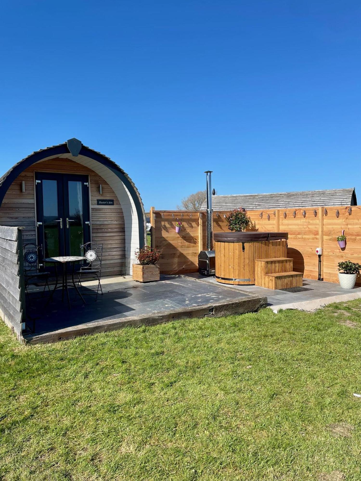 Готель Abbey Farm Luxury Glamping Rhuddlan Екстер'єр фото